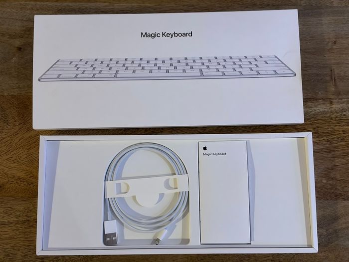 Apple Magic Keyboard (Lightning). Original Packaging, Great Condition