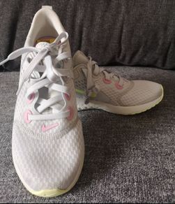 Brand new Nike react reanning shoes size UK 4