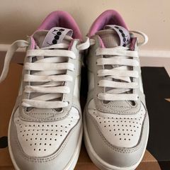diadora sneakers size 4