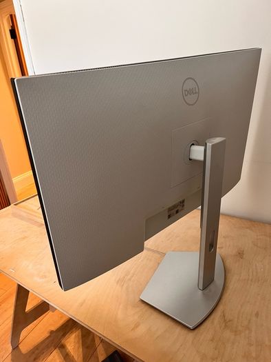 New Dell Computer Monitor - Barely Used