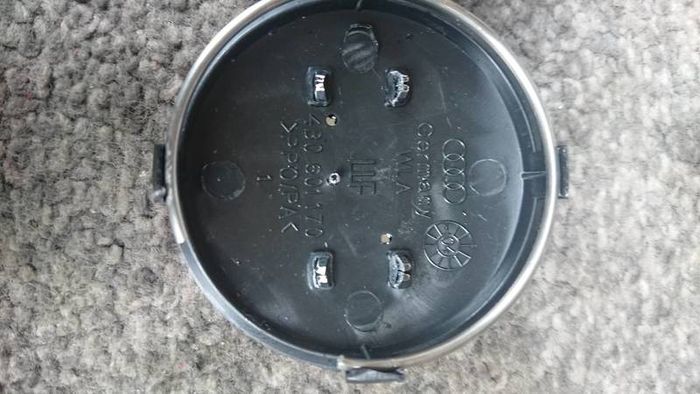 Genuine Audi RS6 18 inch Audi a8 Fat Five 18 inch alloy wheel centre caps.all a4 a6 diesel petrol parts breaking s-line bumpers lower door blades