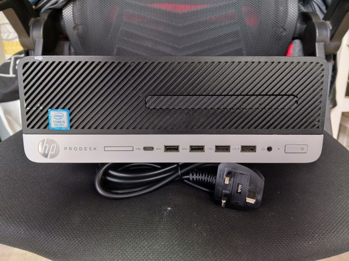 HP ProDesk 600 G4 SFF (i5 8th Gen) and power cable