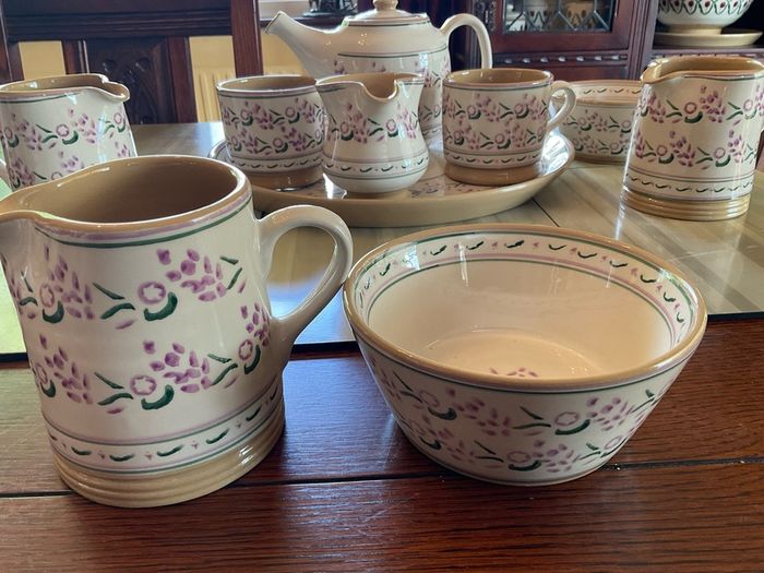 Nicholas Mosse  new  Lavender set  from Washington  creek . A cylinder jug and a bowl