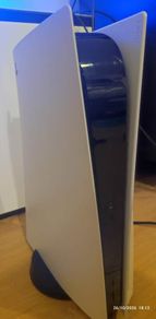 Playstation 5 - 2 controllers - Low firmware - Like new