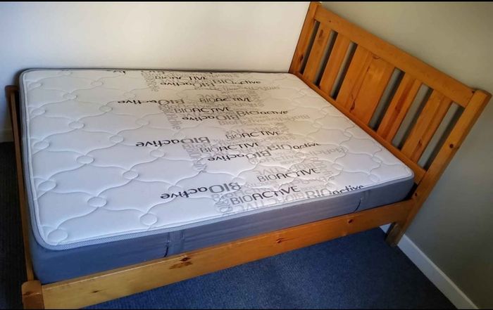 Lovely Very Sturdy 4Ft 6 Double Bed Frame - Can Deliver