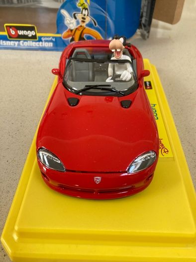 Disney Goofy Dodge Viper 1/24 Burago