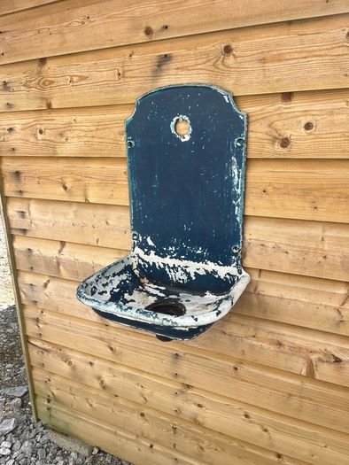 Antique Cast Iron Enamelled Water Fountain
