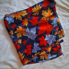 Ladies Maple Leaf Scarf arf