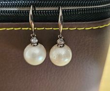 silver hook Salt water pearl drop earrings