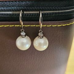 silver hook Salt water pearl drop earrings
