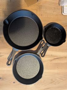Cast iron pan set