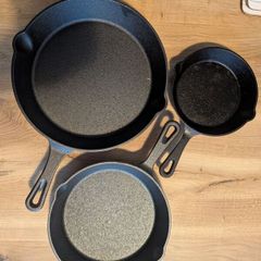 Cast iron pan set