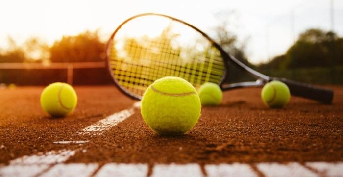 12 Practice Tennis Balls, Pressure less Training Exercise Tennis Balls with Easy Transport bag, Soft Rubber Tennis Balls Perfect for Beginners Training Lessons Pet Dog Playing Balls