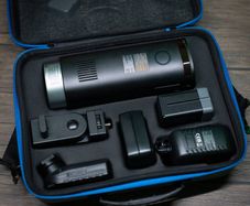 Neewer Q200 strobe light kit