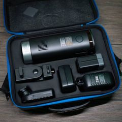 Neewer Q200 strobe light kit