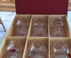 Duiske Kilkenny Red Fusion 6 stunning Red wine glasses New and boxed