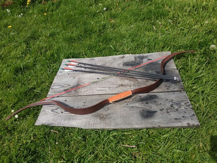 Archery Bow, Recurve 49" Horsebow, Left/Right hand (18-24 LBS) +3x arrows