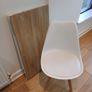 Table and chair Image 3