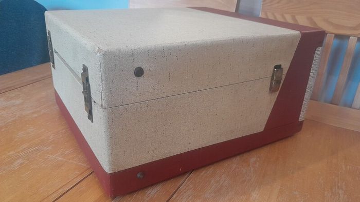 Rare 1957 Vintage Pilot Encore RC126, portable suitcase, record player. Excellent Vintage Condition. BSR 4 speed Turntable. Plays 33/3 and 45 RPM, 16's and 78's
