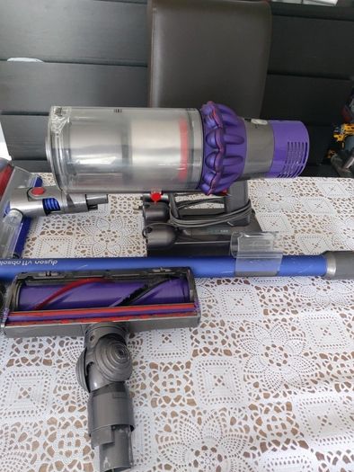 Dyson  V10 Purple