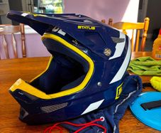 Full face mountain bike helmet