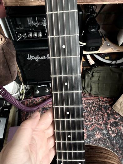 Acoustics guitar