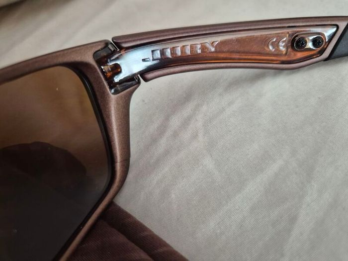 Oakley Jury Sunglasses bronze, as new