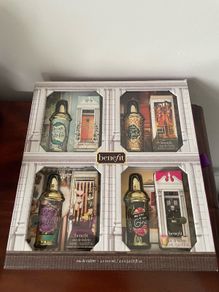 Benefit Crescent Row Limited Edition Gift set