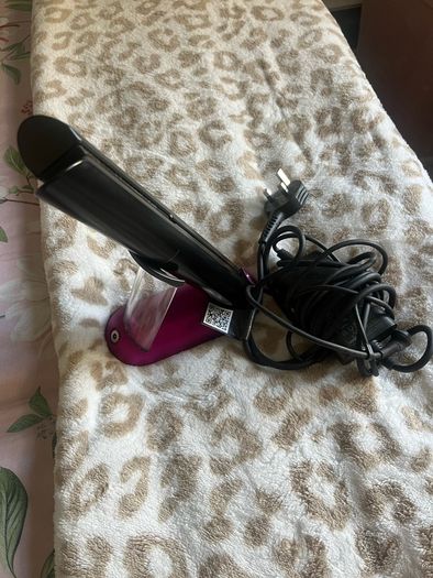 Dyson straightener