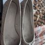 Shoes Gold Size 7 Image 2