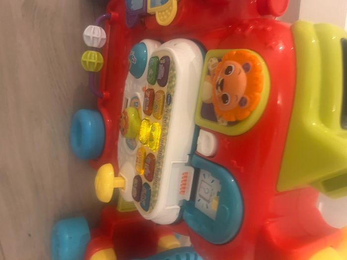 vTech train