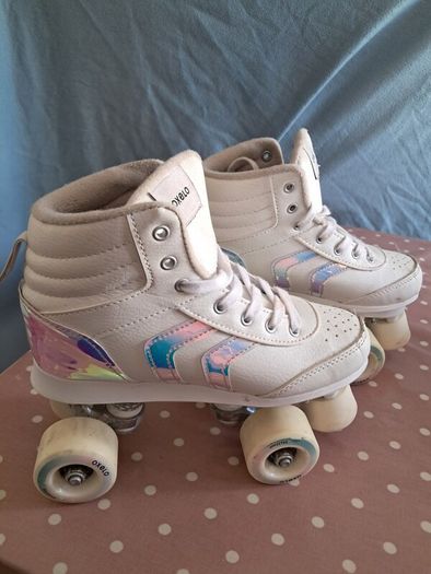 Girls rollerskates size 3