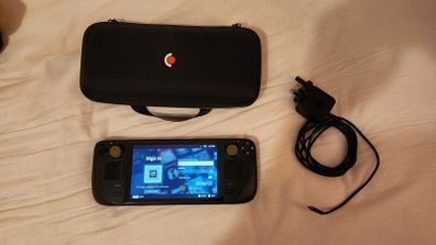 Steamdeck LCD + 256GB SD card
