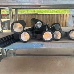 8 LED lights on 3 tracks