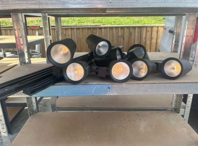 8 LED lights on 3 tracks