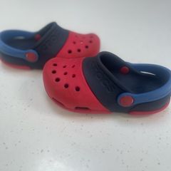 kids crocs