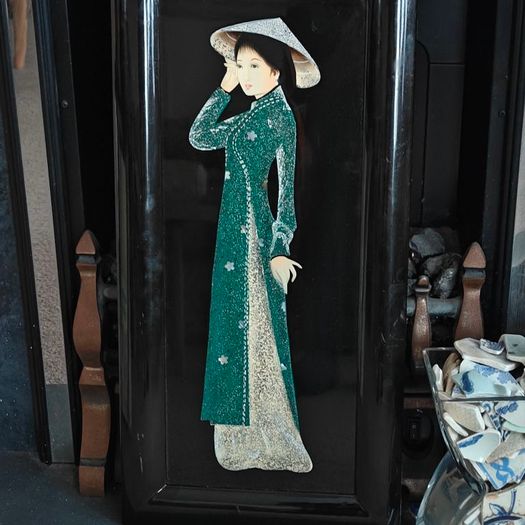 Stunning framed Vietnamese lacquered textured picture