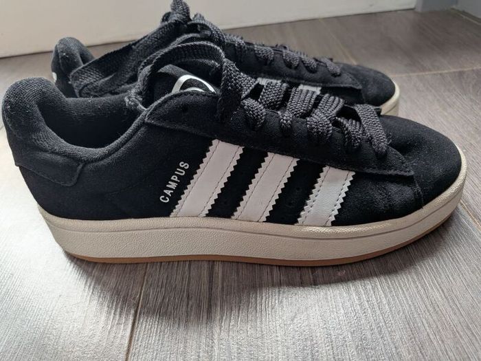 Black Adidas Campus Size 4 Good Condition