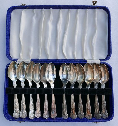 Vintage 12 Silver-Plated Teaspoons in blue presentation Original Case
