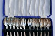 Vintage 12 Silver-Plated Teaspoons in blue presentation Original Case