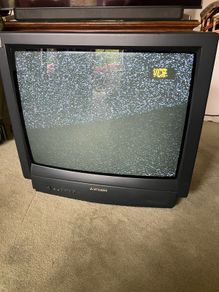 Mitsubishi 21 inch CRT TV. Retro Gaming / Vintage Television