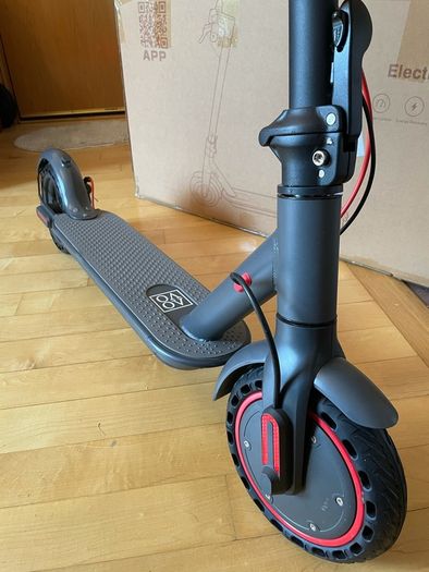AOVO PRO Electric Scooter