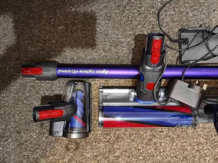 dyson cyclone v10 animal