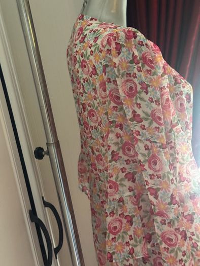 Lovely Gallery Floral maxi dress with front opening size UK16 EU44 Postage included