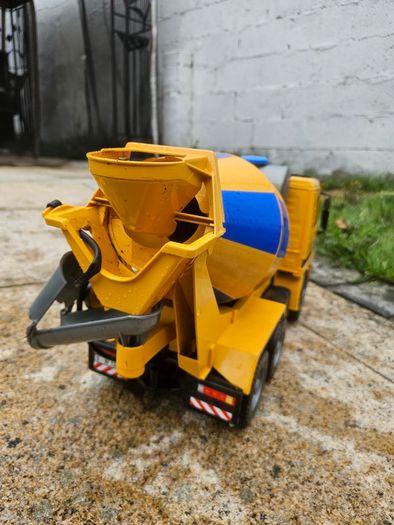 Bruder Mercedes Actros TGA Cement Mixer