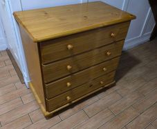 chest of drawers