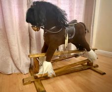 Rocking/gliding horse