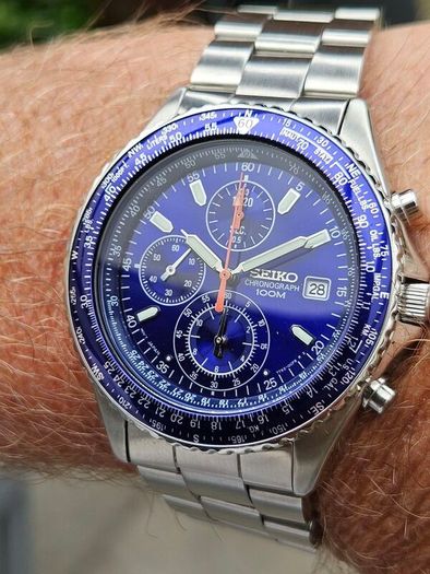Watch Seiko Pilot Chronograph.
