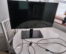 Toshiba 32-inch Smart Led Tv + Base Stand + HDMI Cable