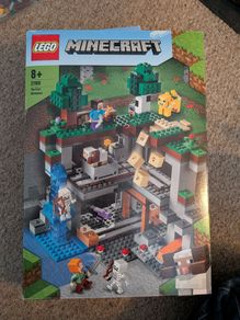 Lego Minecraft 21169 The First Adventure